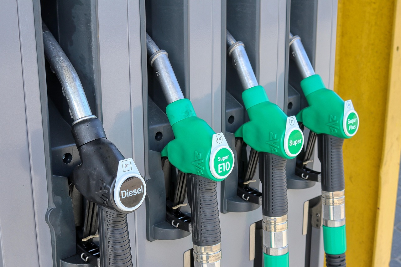 Stazione di servizio con pompa benzina