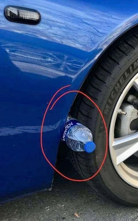 Be careful! Don’t touch the bottle.