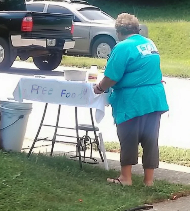 Sweet Lady Feeds Local Kids for Free – When a Neighbor Tried to Kick Her Out, the Unbelievable Happened